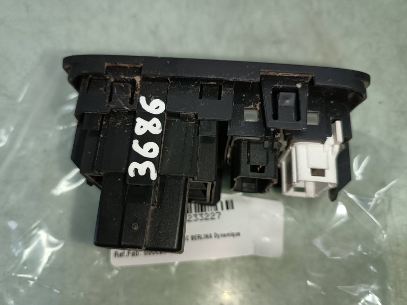 Recambio de mando luces para renault megane ii classic berlina dynamique referencia OEM IAM 08802012  