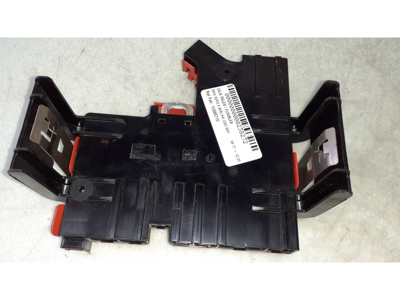 Recambio de caja reles / fusibles para bmw serie 5 berlina (g30) 520i referencia OEM IAM 10688710  