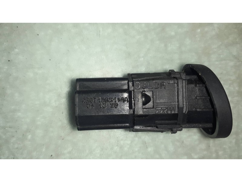 Recambio de interruptor para ford fiesta (cbk) ambiente referencia OEM IAM 2S6T198514AA D3L0A - TRW APERTURA MALETERO