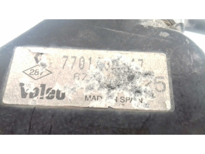 Recambio de faro antiniebla izquierdo para renault 19 (b/c/l53) referencia OEM IAM 7700830611 67628600 VALEO