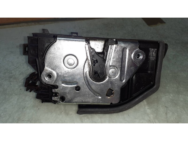 Recambio de cerradura puerta delantera derecha para bmw serie 5 berlina (g30) 520i referencia OEM IAM A053702  ELECTRICA