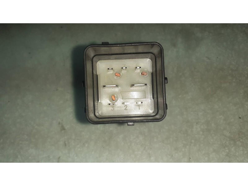 Recambio de caja precalentamiento para ford fiesta (cbk) ambiente referencia OEM IAM 3M5T12A343AA 51252003 LLZBA