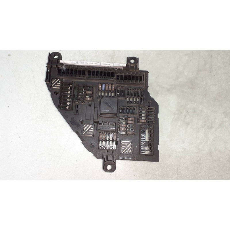 Recambio de caja reles / fusibles para bmw serie 5 berlina (g30) 520i referencia OEM IAM 926492402 417033451H 