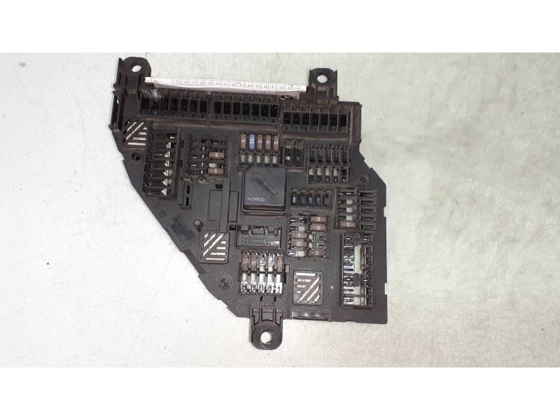 Recambio de caja reles / fusibles para bmw serie 5 berlina (g30) 520i referencia OEM IAM 926492402 417033451H 
