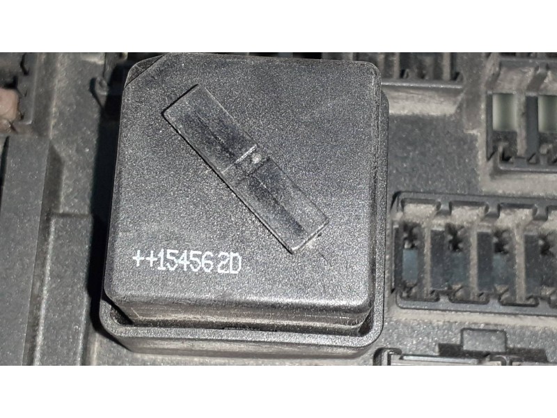 Recambio de caja reles / fusibles para bmw serie 5 berlina (g30) 520i referencia OEM IAM 926492402 417033451H 