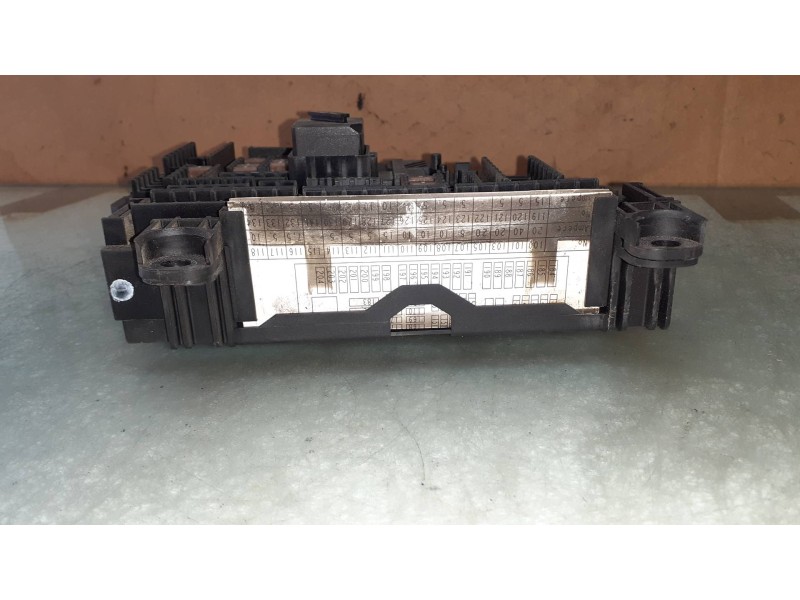 Recambio de caja reles / fusibles para bmw serie 5 berlina (g30) 520i referencia OEM IAM 926492402 417033451H 