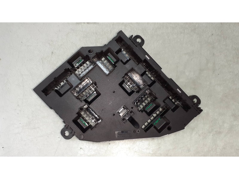 Recambio de caja reles / fusibles para bmw serie 5 berlina (g30) 520i referencia OEM IAM 926492402 417033451H 