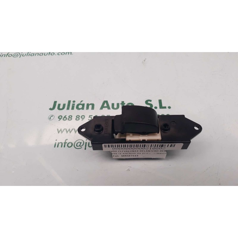 Recambio de mando elevalunas delantero derecho para citroen c4 aircross seduction referencia OEM IAM MR587944 C8DD411MB 1765T11B