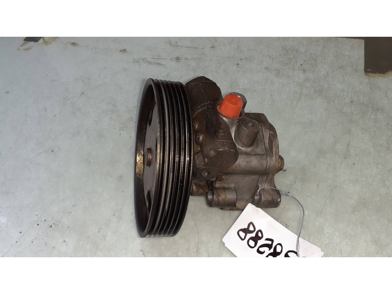 Recambio de bomba direccion para ford fiesta (cbk) ambiente referencia OEM IAM 0637000880  