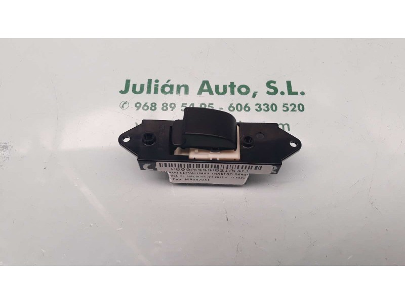 Recambio de mando elevalunas trasero derecho para citroen c4 aircross seduction referencia OEM IAM MR587944 C8DD411MB 2075T11CD