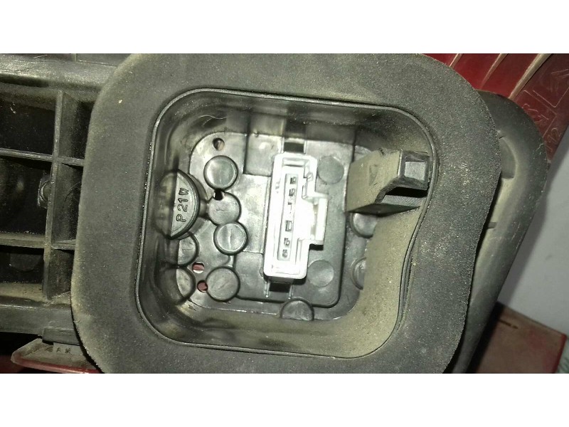 Recambio de piloto trasero izquierdo para peugeot 206 sw x-line referencia OEM IAM  5 PINES VALEO