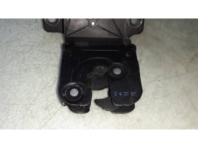 Recambio de cerradura maletero / porton para audi a3 (8p) 1.9 tdi e limited edition referencia OEM IAM 8P4827505C  CONECTOR 3 PI