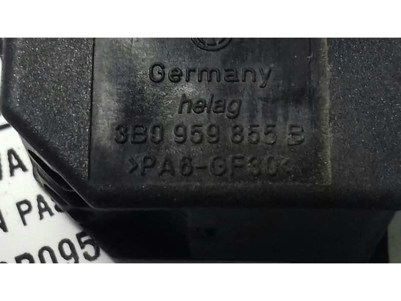 Recambio de mando elevalunas trasero izquierdo para volkswagen passat variant (3b6) advance referencia OEM IAM 3B0959855B   Recambio de mando elevalunas trasero izquierdo para volkswagen passat variant (3b6) advance referencia OEM IAM 3B0959855B