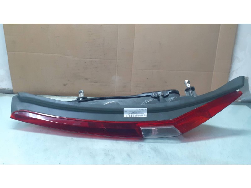 Recambio de piloto trasero izquierdo para fiat punto berlina (188) natural power referencia OEM IAM 517214790 286201 286221