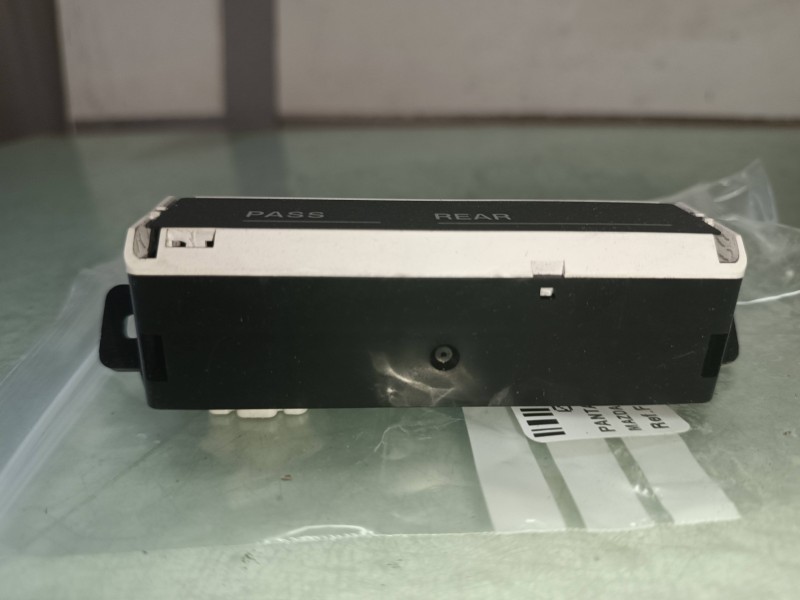 Recambio de pantalla multifuncion para mazda 3 berlina (bk) mps referencia OEM IAM BR5S55260  