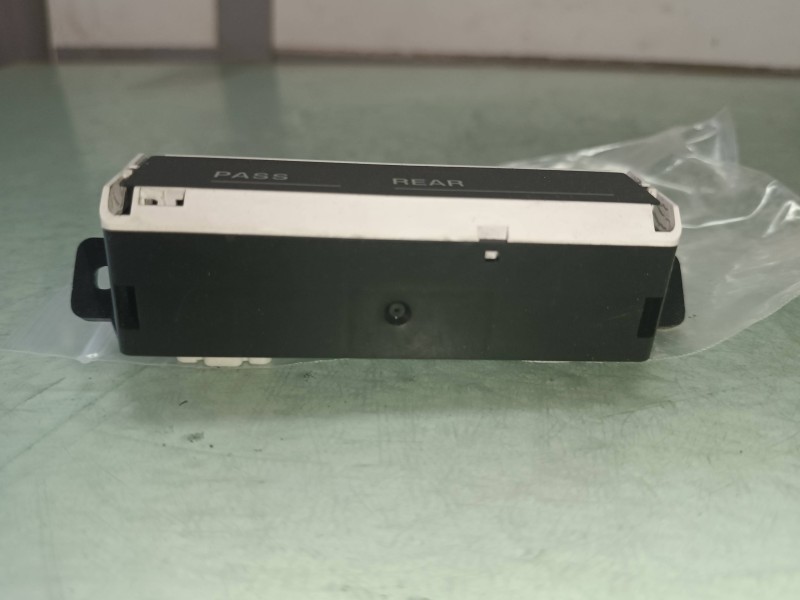 Recambio de pantalla multifuncion para mazda 3 berlina (bk) mps referencia OEM IAM BR5S55260  