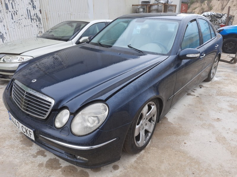 mercedes-benz clase e (w211) berlina del año 2003