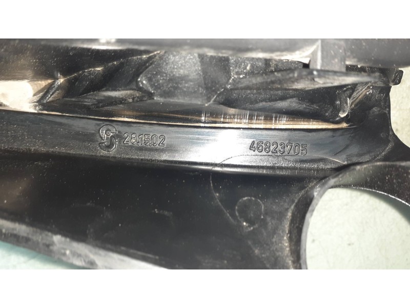 Recambio de piloto trasero derecho para fiat stilo (192) 1.4 sting referencia OEM IAM 46823705 281502 281522