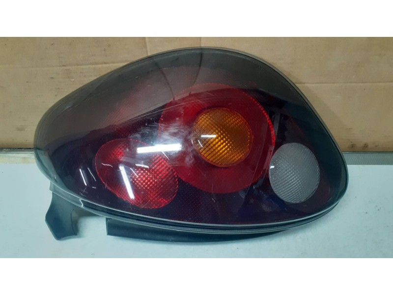 Recambio de piloto trasero derecho para fiat bravo (182) 16v 100 sport referencia OEM IAM 46538352  B695