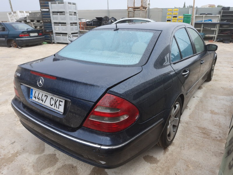 mercedes-benz clase e (w211) berlina del año 2003