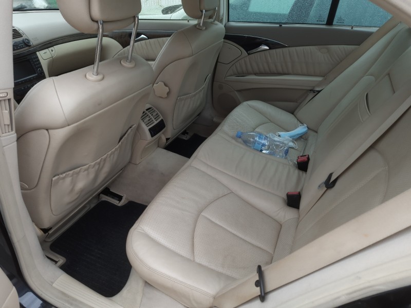 mercedes-benz clase e (w211) berlina del año 2003