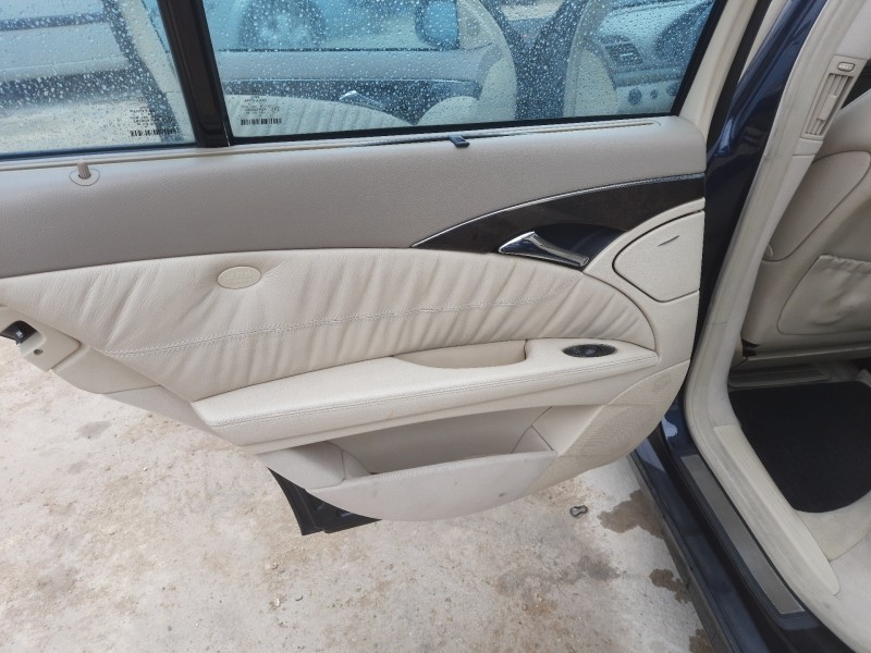 mercedes-benz clase e (w211) berlina del año 2003