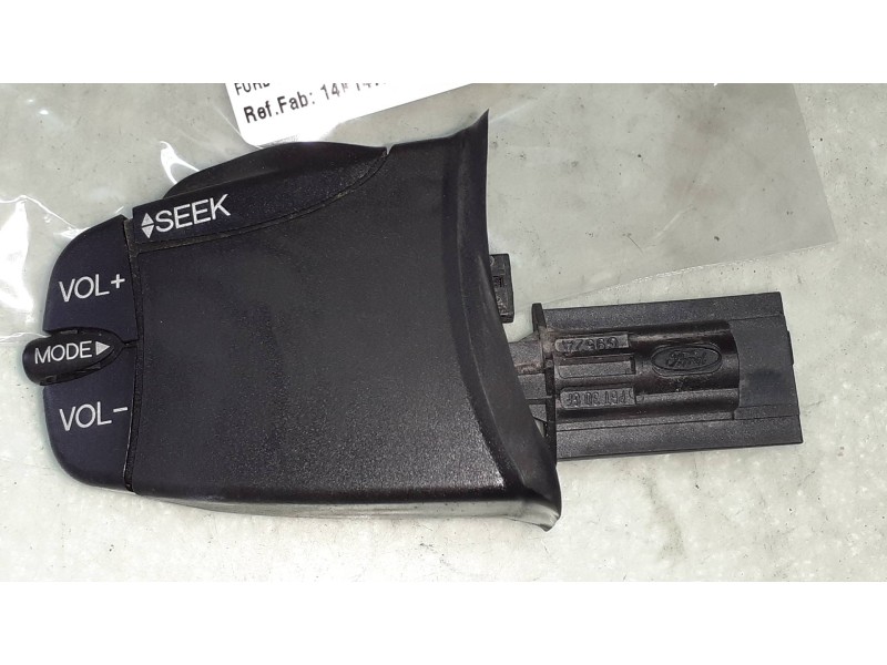 Recambio de mando multifuncion para ford fiesta (cbk) ambiente referencia OEM IAM 14K147AD 14K147 CONECTOR 3 PINES
