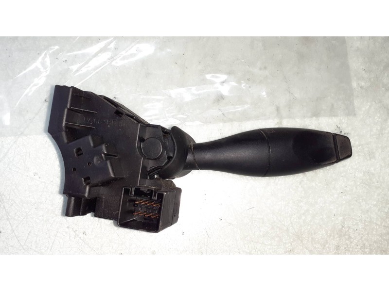 Recambio de mando intermitentes para ford fiesta (cbk) ambiente referencia OEM IAM 6S6T13335AA  CONECTOR 10 PINES