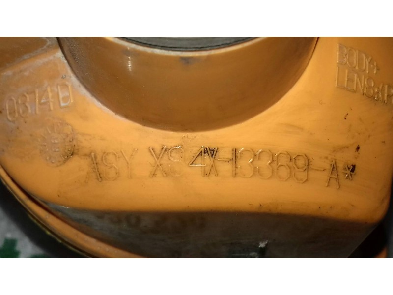 Recambio de piloto delantero derecho para ford focus berlina (cak) ambiente referencia OEM IAM ASYX84X13369A 0374D 2 PINES