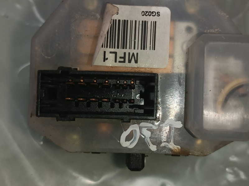 Recambio de mando luces para hyundai i30 1.6 crdi cat referencia OEM IAM 3673MA  