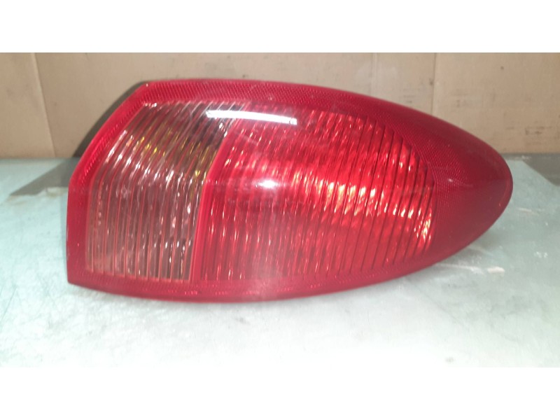Recambio de piloto trasero derecho para alfa romeo 147 (190) 1.9 jtd distinctive referencia OEM IAM 46556347  03323010
