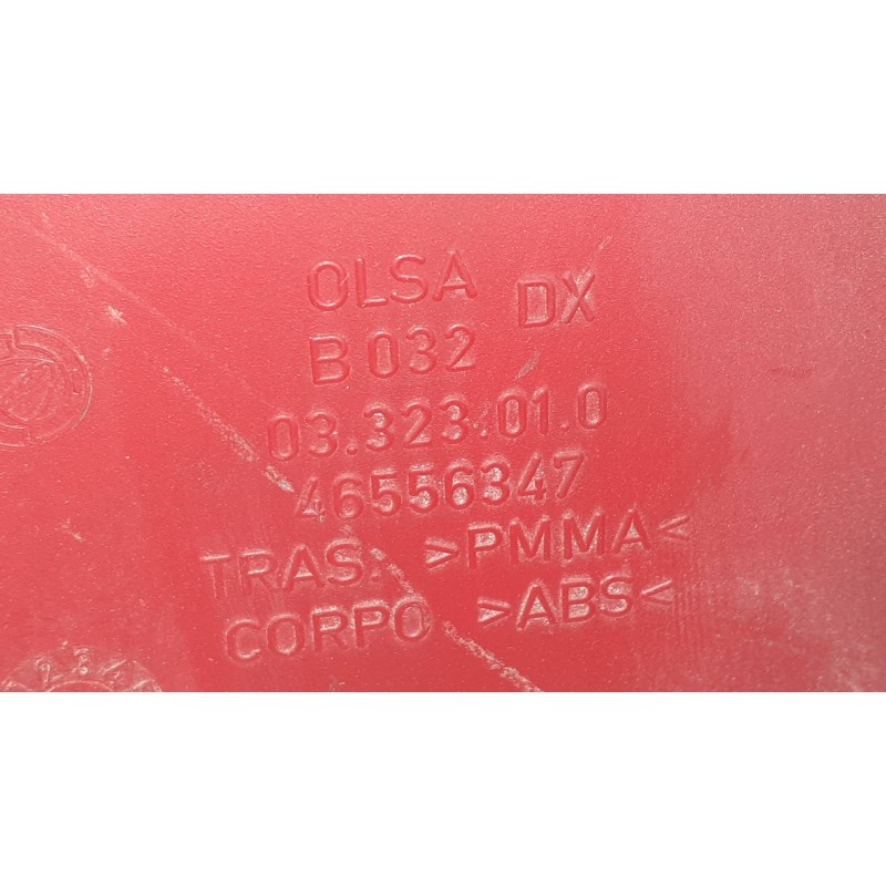 Recambio de piloto trasero derecho para alfa romeo 147 (190) 1.9 jtd distinctive referencia OEM IAM 46556347  03323010