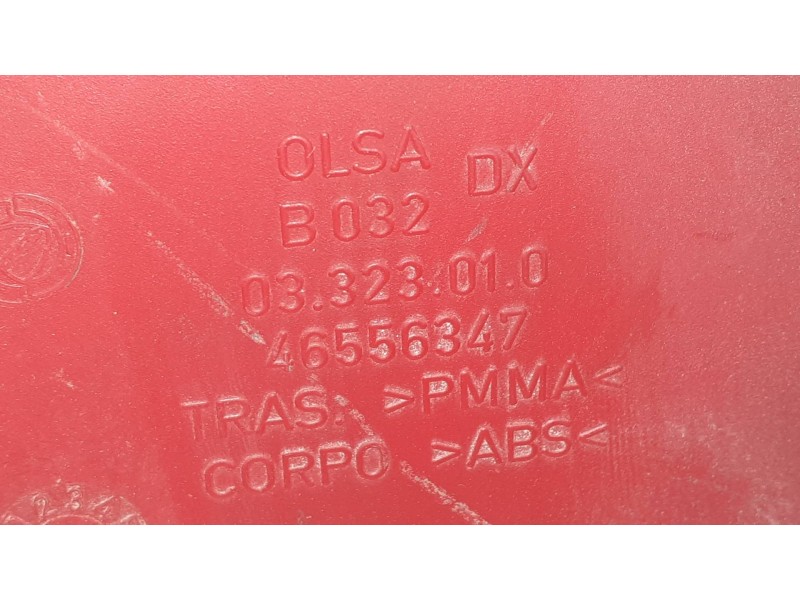 Recambio de piloto trasero derecho para alfa romeo 147 (190) 1.9 jtd distinctive referencia OEM IAM 46556347  03323010