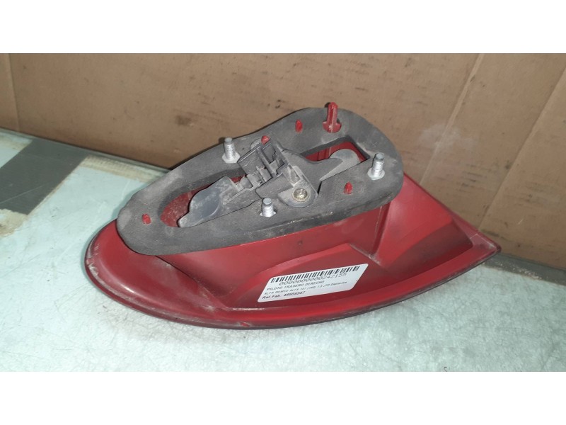 Recambio de piloto trasero derecho para alfa romeo 147 (190) 1.9 jtd distinctive referencia OEM IAM 46556347  03323010