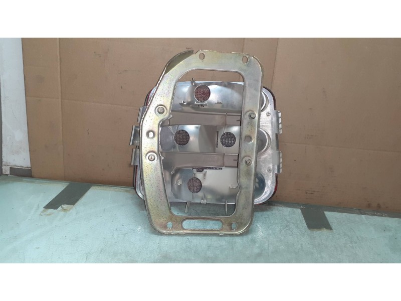 Recambio de piloto trasero derecho para fiat brava (182) td 75 sx referencia OEM IAM 37200748  