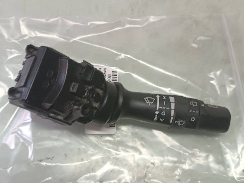 Recambio de mando limpia para kia cee´d drive referencia OEM IAM K560 934202K560 