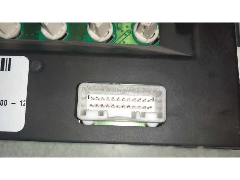 Recambio de pantalla multifuncion para nissan almera (n16/e) luxury (a,i,e) referencia OEM IAM 216776529A  