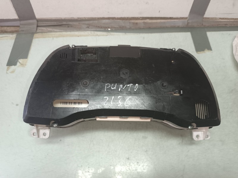 Recambio de cuadro instrumentos para fiat punto berlina (188) 1.3 16v multijet feel referencia OEM IAM 555000460104 517445527090