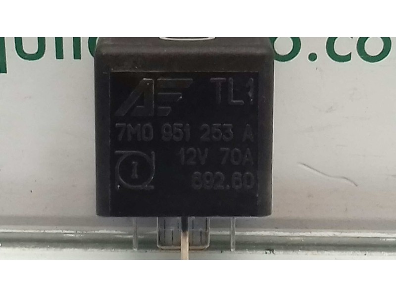 Recambio de rele para volkswagen polo (9n3) edition referencia OEM IAM 7M0951253A  RELE 100