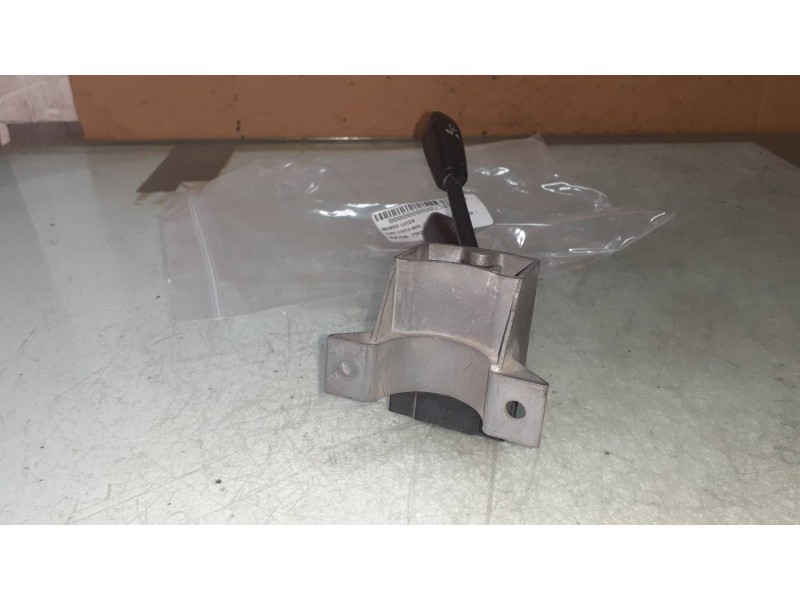 Recambio de mando luces para ford fiesta berl./courier 1.3 cat referencia OEM IAM 77FG11K665AA  