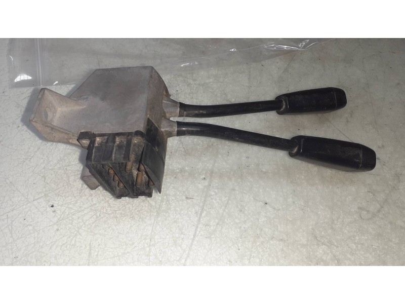 Recambio de mando luces para ford fiesta berl./courier 1.3 cat referencia OEM IAM 77FG11K665AA  