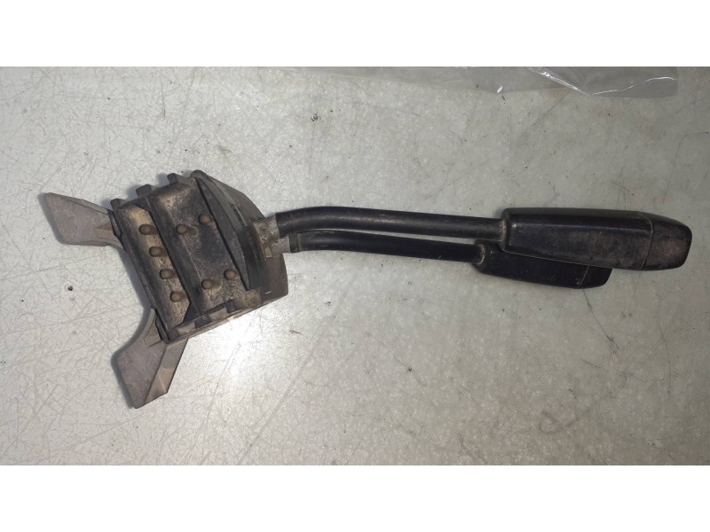 Recambio de mando luces para ford fiesta berl./courier 1.3 cat referencia OEM IAM 77FG11K665AA  