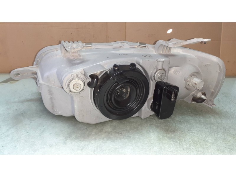 Recambio de faro derecho para daewoo kalos 1.2 se referencia OEM IAM 0301002030  