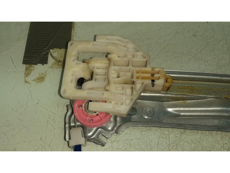 Recambio de elevalunas trasero izquierdo para fiat 500 l (330) s-design referencia OEM IAM 51980516 97390 ELECTRICO