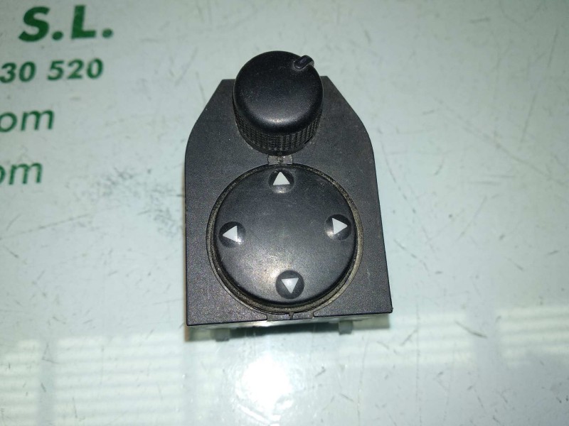 Recambio de mando retrovisor para audi a4 berlina (b5) 1.9 tdi referencia OEM IAM 8D0959565A  