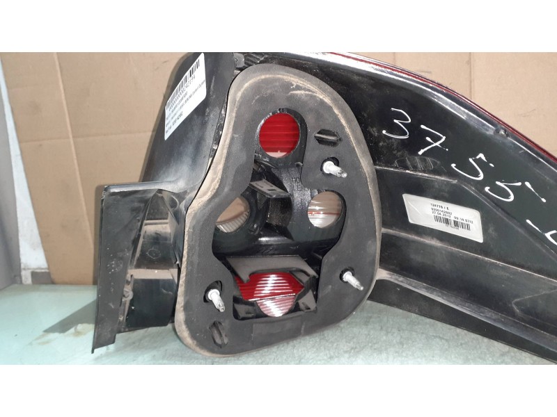 Recambio de piloto trasero izquierdo para renault megane ii classic berlina confort dynamique referencia OEM IAM 8200142682  124