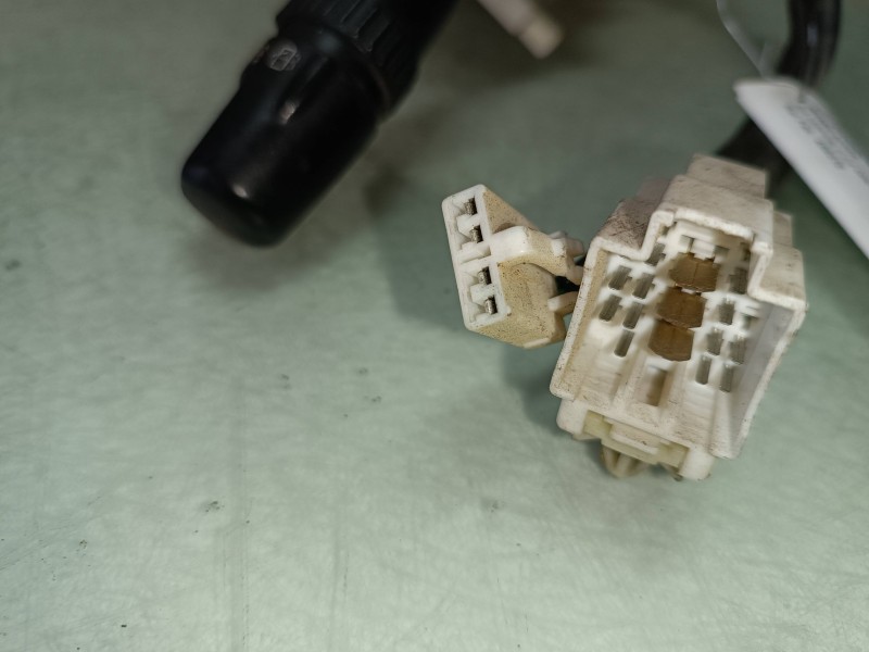 Recambio de mando luces para kia carnival ii 2.9 cdri ex referencia OEM IAM 469310  