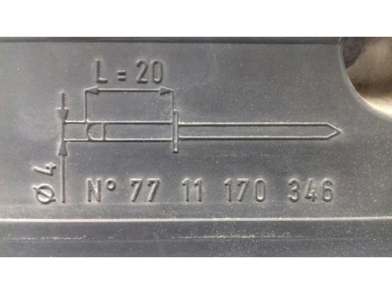 Recambio de piloto trasero central para renault laguna (b56) 1.9 dti rt referencia OEM IAM 7711170346 7700420119 VALEO