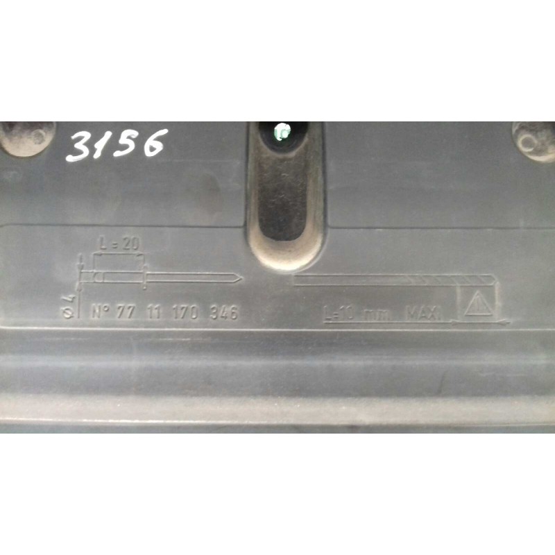 Recambio de piloto trasero central para renault laguna (b56) 1.9 dti rt referencia OEM IAM 7711170346 7700420119 VALEO