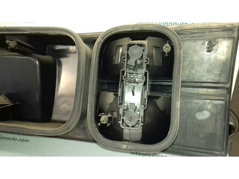 Recambio de piloto trasero central para renault laguna (b56) 1.9 dti rt referencia OEM IAM 7711170346 7700420119 VALEO